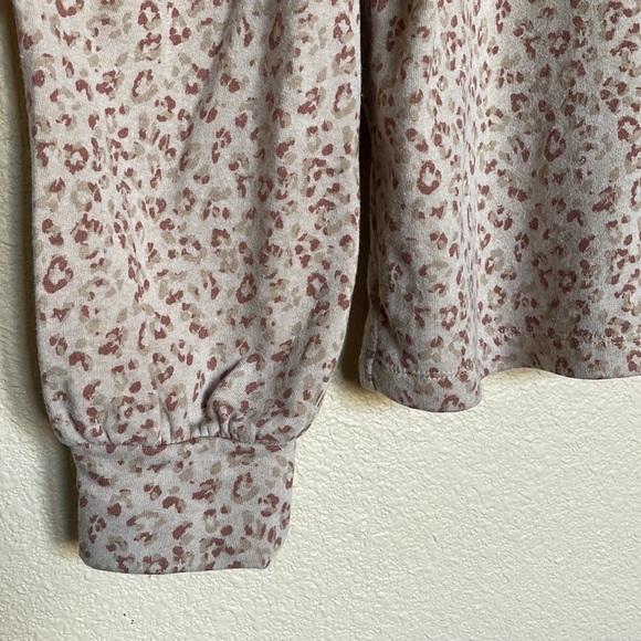 J. CREW CHEETAH PRINT SWEATER SIZE L - Picture 3 of 9